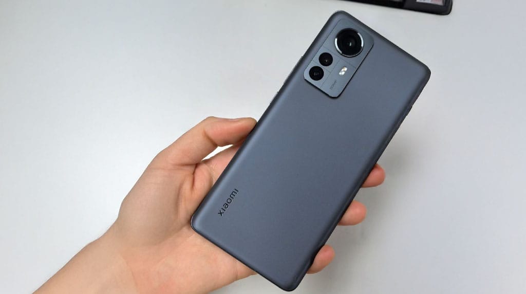"Xiaomi 12 és 12 Pro: Megérkezett az utolsó HyperOS frissítés!"