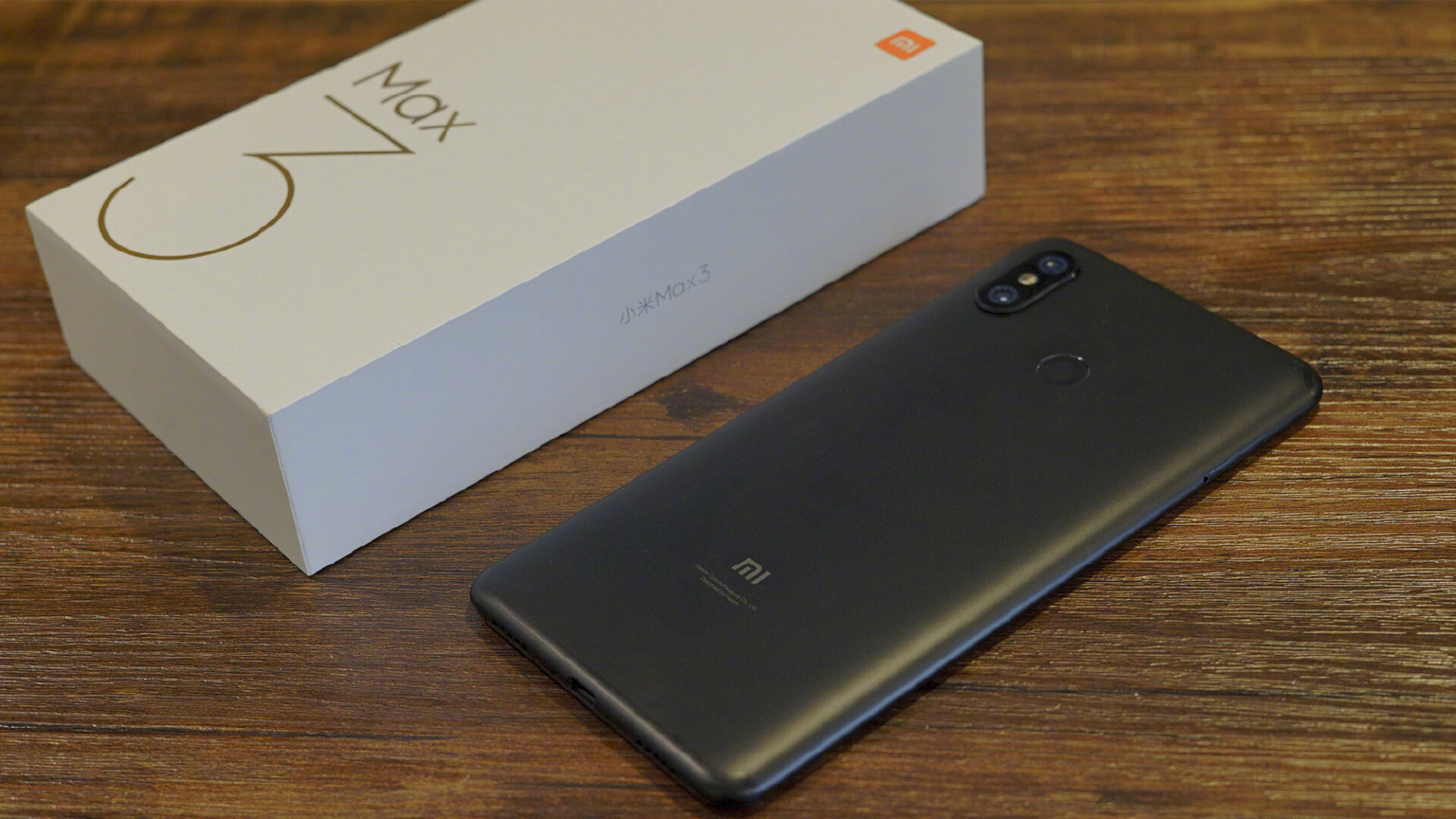 "Visszatér a phablet: 7 hüvelykes kijelző és óriási 10,000mAh akkumulátor a REDMI